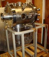 Large Volume UHV Vacuum Chamber with Sturdy Frame