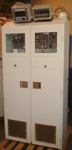 Linde,Spectra Gases 3-Bottle Gas Cabinet with 206C Shutdown Controller<br>